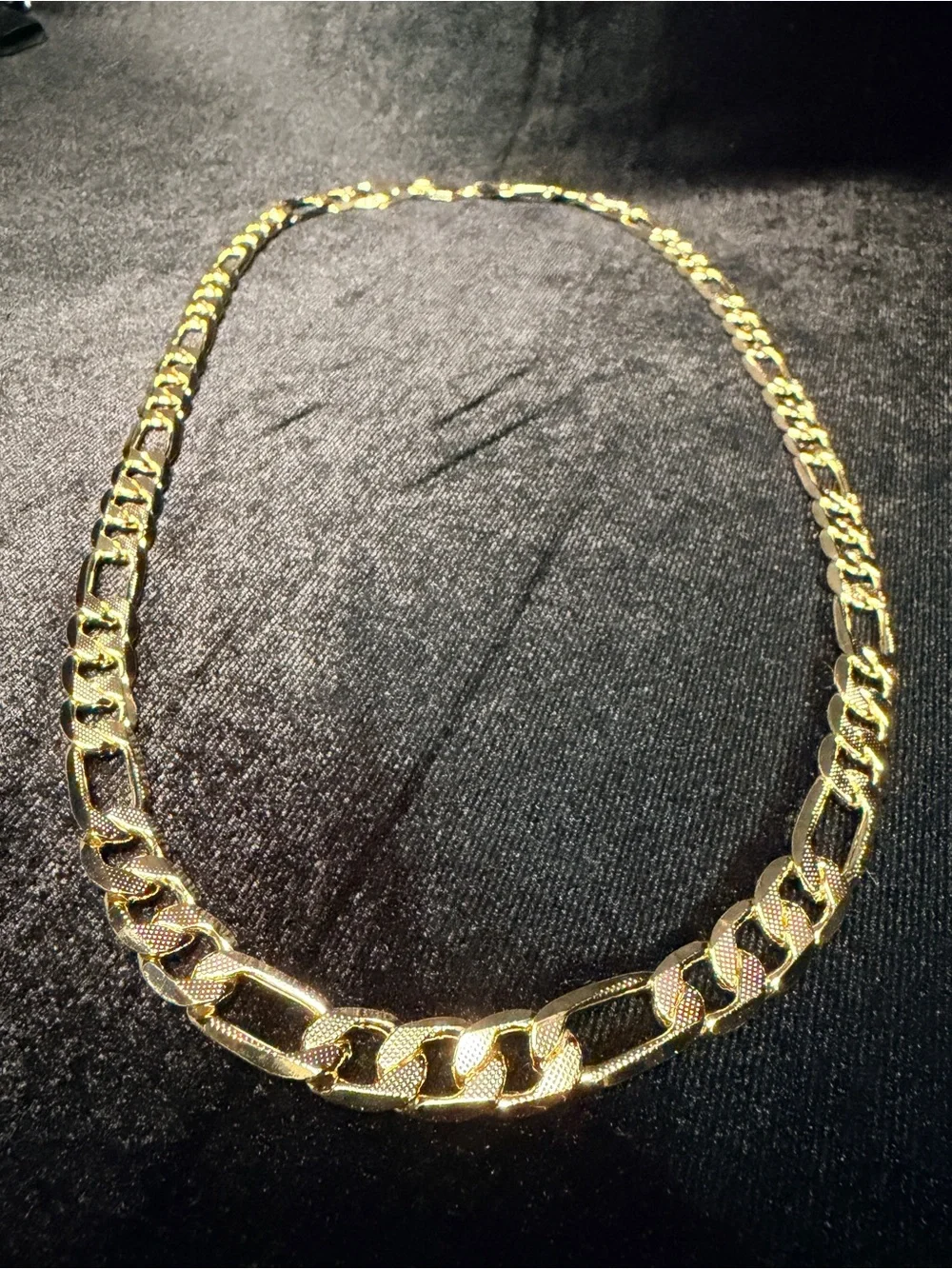 Figaro Diamond Cut 24in 9.5MM Necklace. Heavy piece. Shine Bright. Brand new